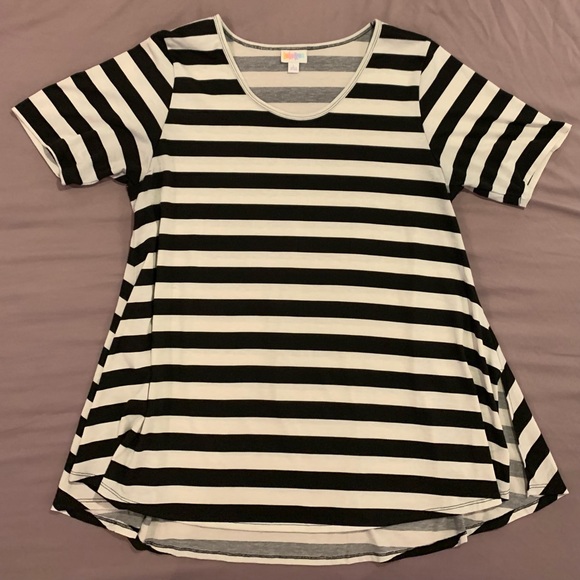 EUC LuLaRoe Large Perfect Tee. B&W - Picture 1 of 4